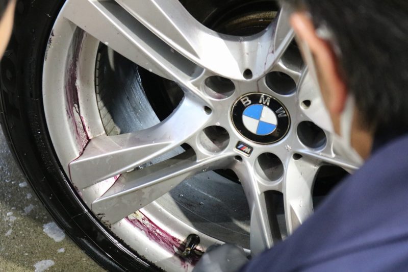 BMWX1　ホイールクリーニング