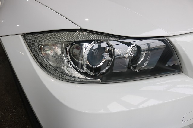 BMW 320iにヘッドライトコーティング施工後　ヘッドライトの画像