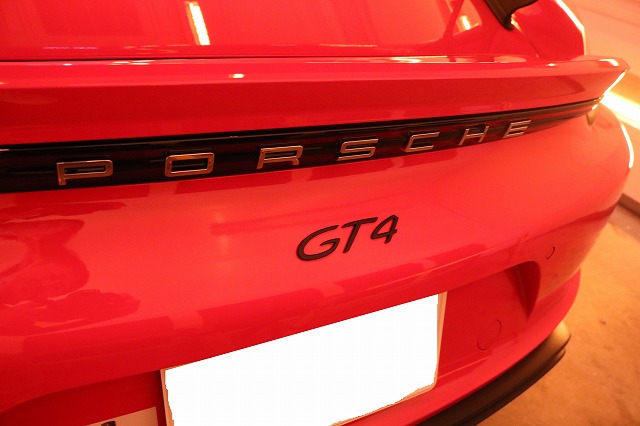 ポルシェ 718ケイマンGT4にカーコーティング施工　焼付の画像