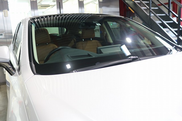 レクサスNXにカーコーティング施工　フロントガラスの画像