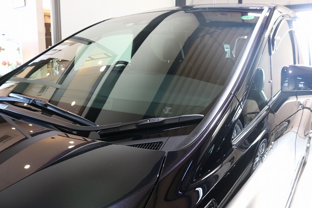 新車 トヨタのアルファードにカーコーティングを施工後　フロントガラス画像