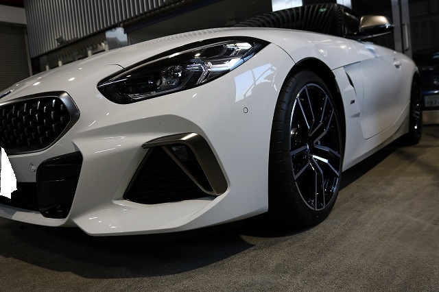 BMW Z4にパーツコーティング施工　正面画像