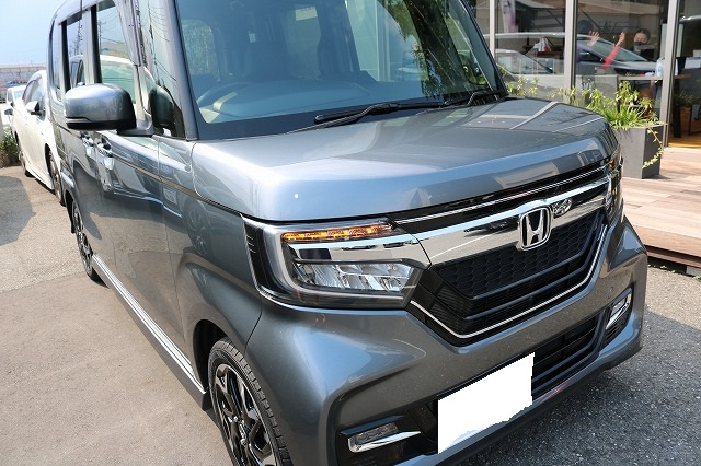 ホンダN-BOXにセラミックプロ9H施工後　正面画像