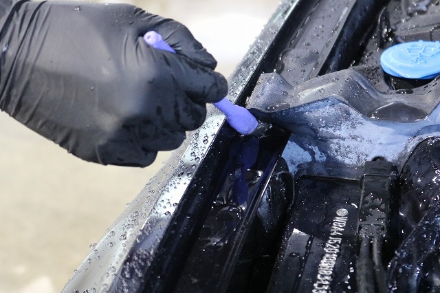 BMW440iへカーコーティング施工　細部洗浄画像