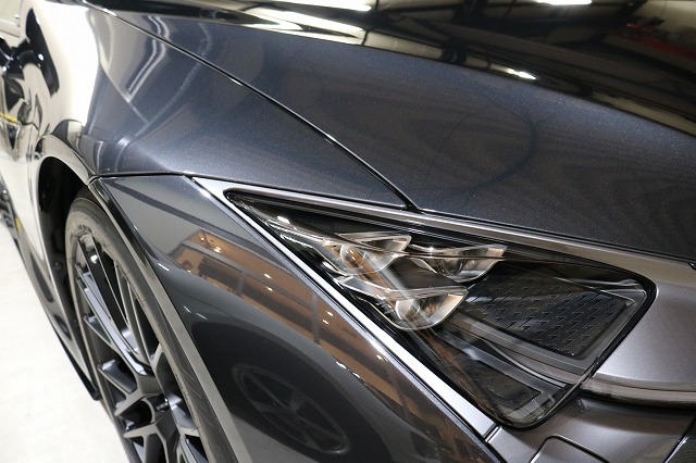 新車レクサスLC500hにファインラボヒールプラスを施工後　ヘッドライト画像