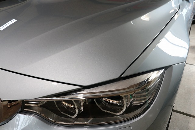 BMW M4セラミックプロ９Ｈコーティング施工後　フロントサイド画像