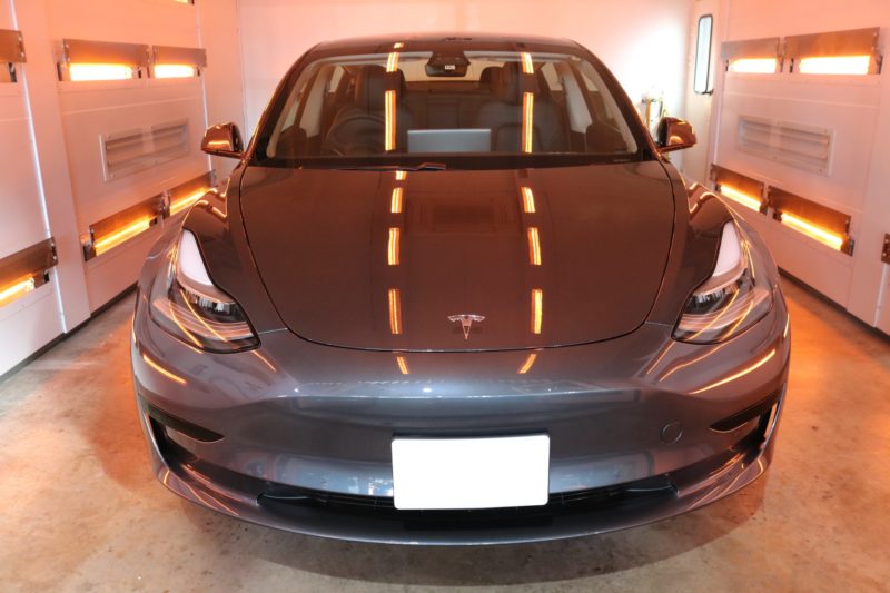 抜群の輝きを放つボディコーティングを新車テスラモデル3に施工致しました。