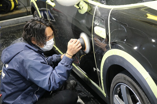 千葉県船橋市　MINIクーパー　ガラスコーティング　研磨作業