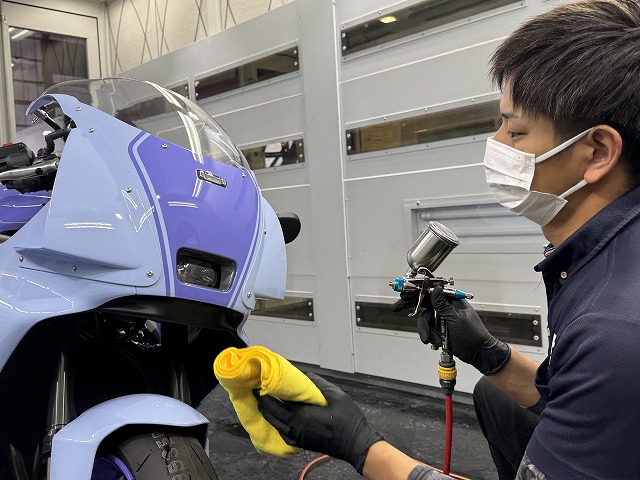 ヤマハ XSR900　バイクコーティング施工中