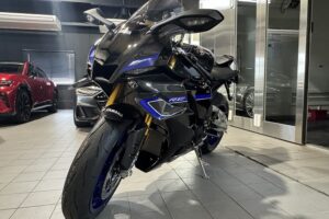 ヤマハ　YZF-R1M　アイキャッチ
