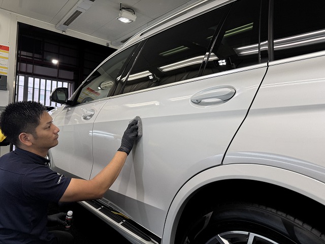 BMWX7 セラミックコーティング施工中　千葉