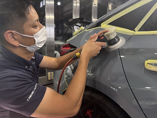 シビックタイプR　研磨作業中　長野