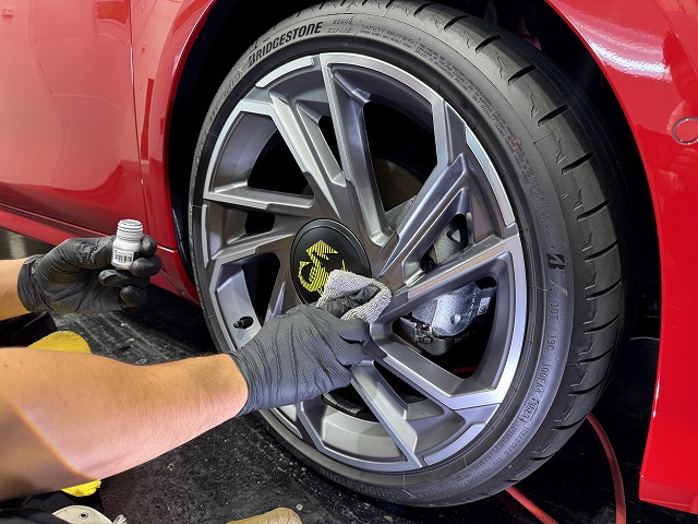 アバルト500e　ホイールコーティング施工中　千葉
