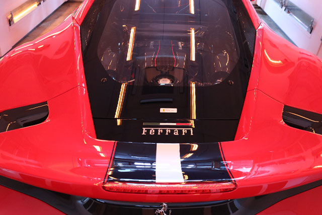 フェラーリ488ピスタコーティング後の遠赤外線乾燥