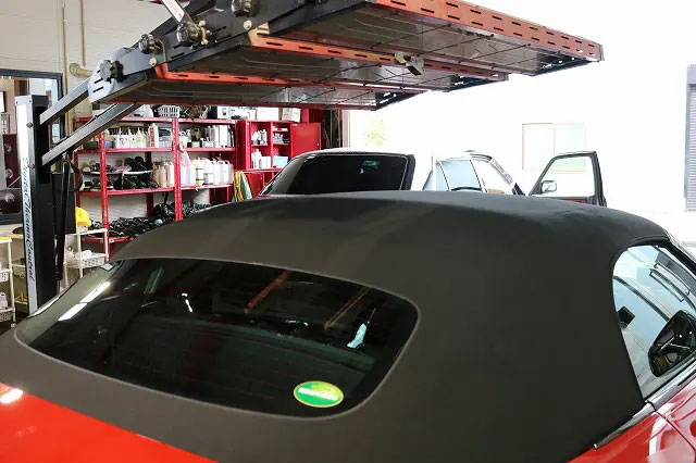 越谷市のBMWZ4に幌コーティングを施工
