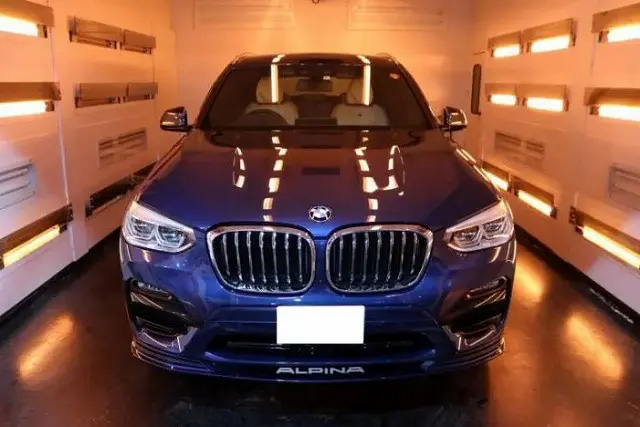 神奈川県横浜市　BMWアルピナXD3　遠赤外線ブースで乾燥中